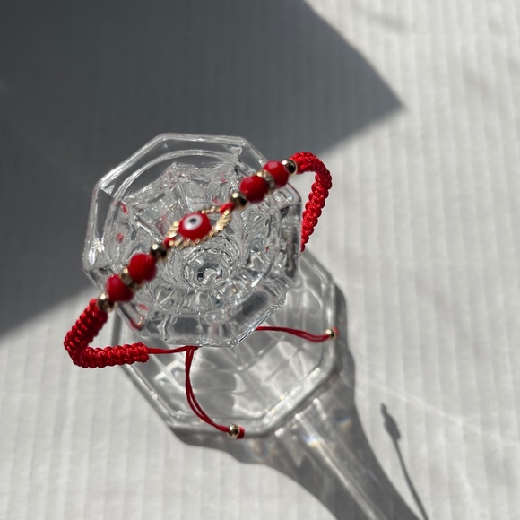 NWOT : Evil Eye Red Bracelet- - Picture 2 of 15